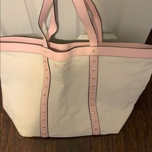 VS BEACH BAG NWOT